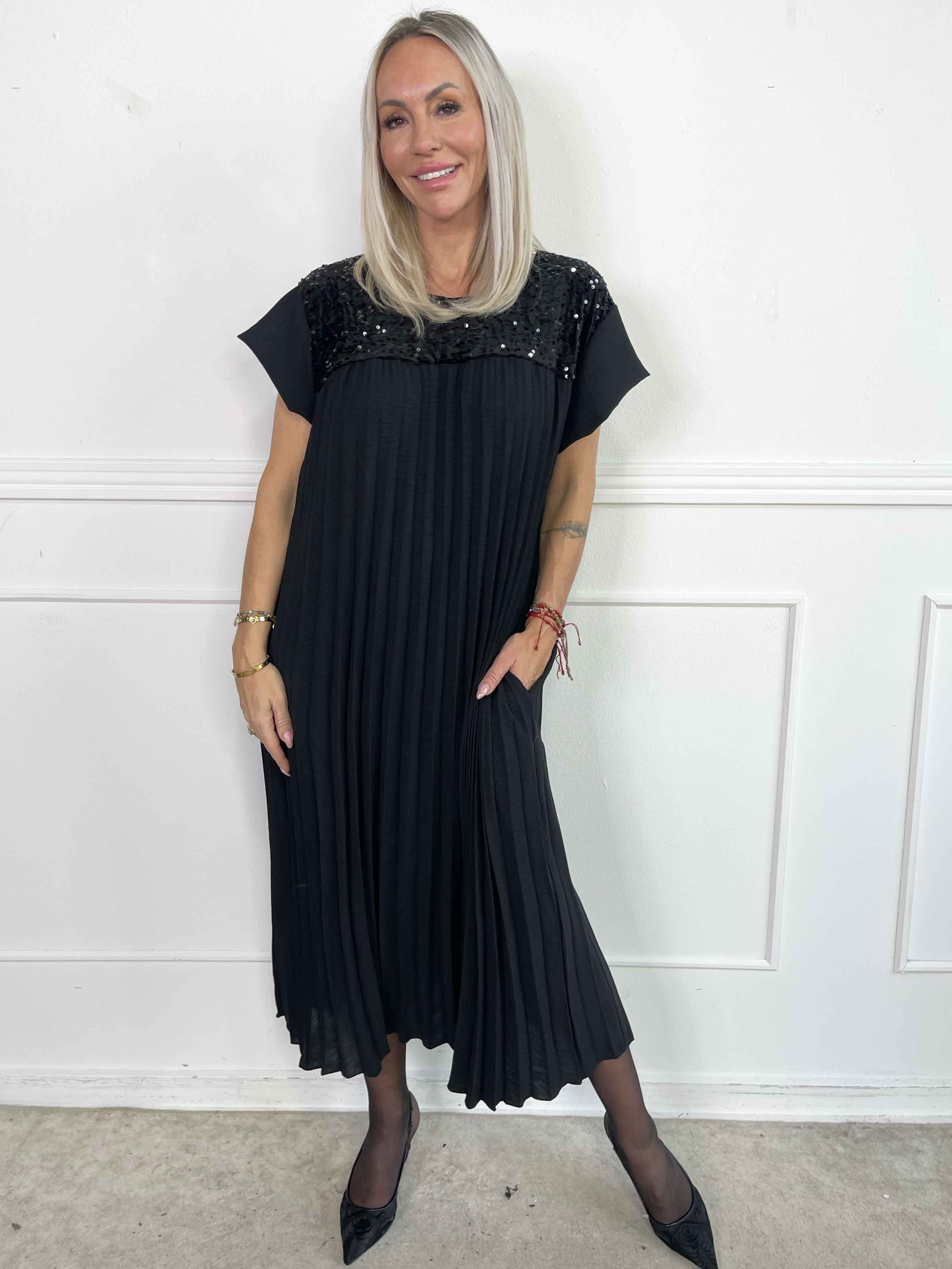 Nancy Party - Lang plisseret kjole med pailletter og velour